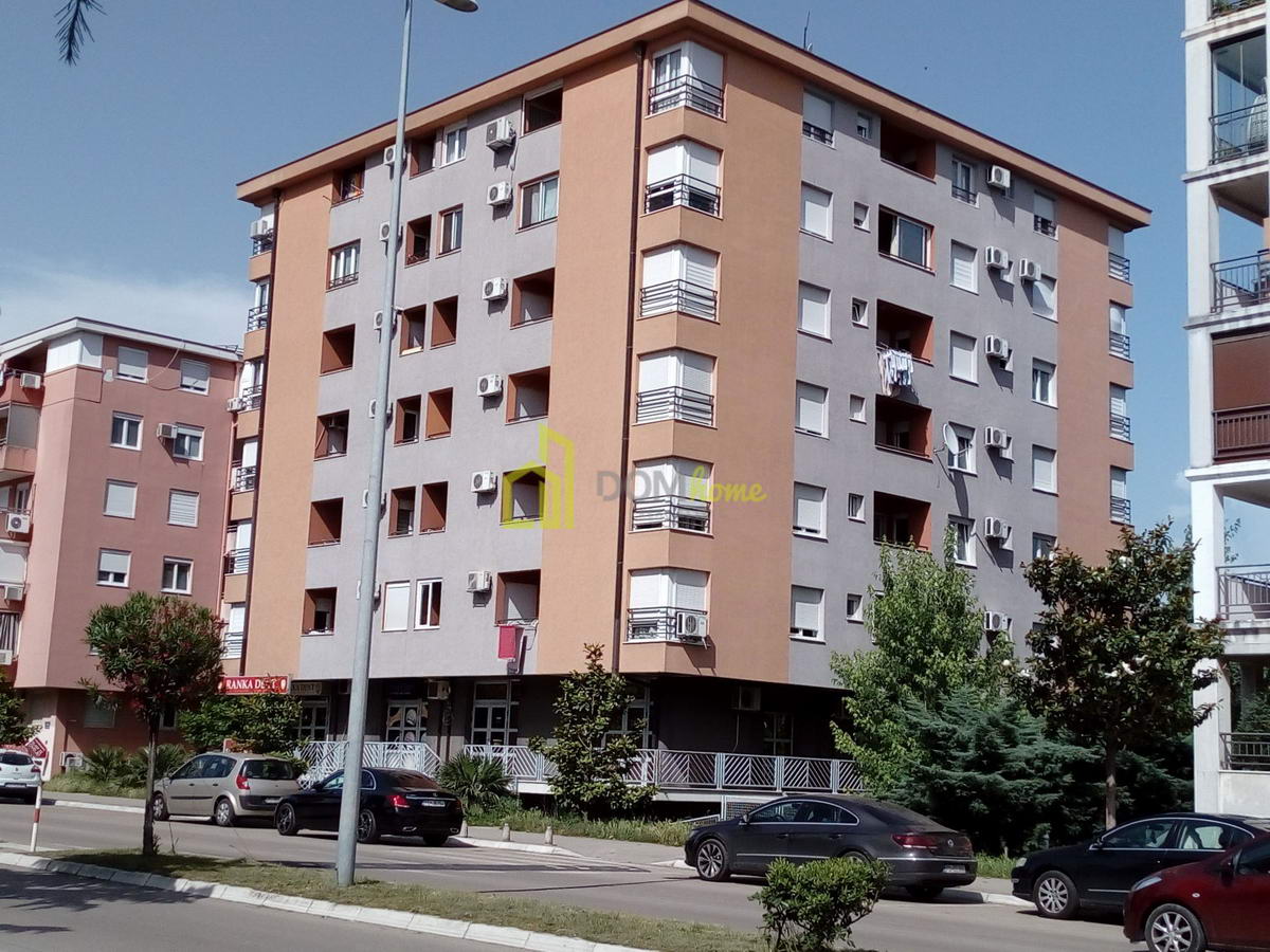 Dvosoban stan 72m2, Obala Morače